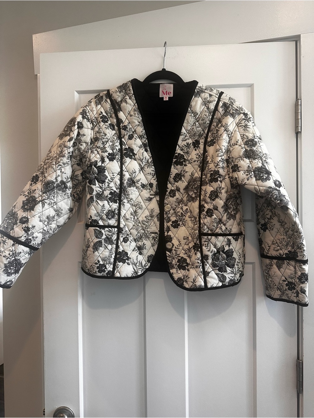 So ME Floral Quilted Cropped Jacket in Black and White Floral